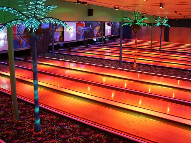 Best bowling alleys Boise lanes tournaments near you