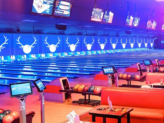 Best bowling alleys Fresno lanes tournaments near you