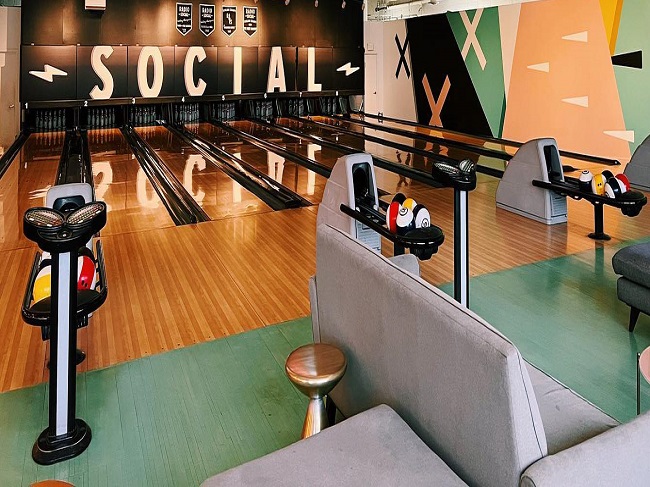 Best bowling alleys Rochester lanes tournaments near you