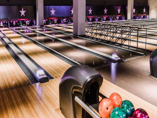 Best bowling alleys Belfast lanes tournaments near you