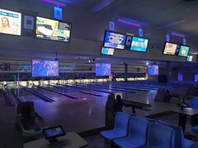 Best bowling alleys Brisbane lanes tournaments near you