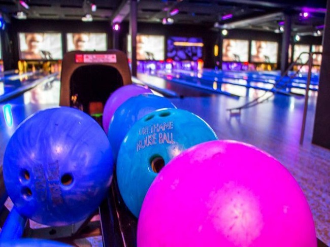 Best bowling alleys Reykjavik lanes tournaments near you