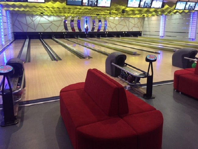 Best bowling alleys Rotterdam lanes tournaments near you