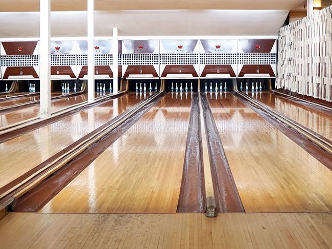 Best bowling alleys Edmonton lanes tournaments near you