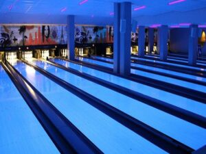 Best bowling alleys Oslo lanes tournaments near you