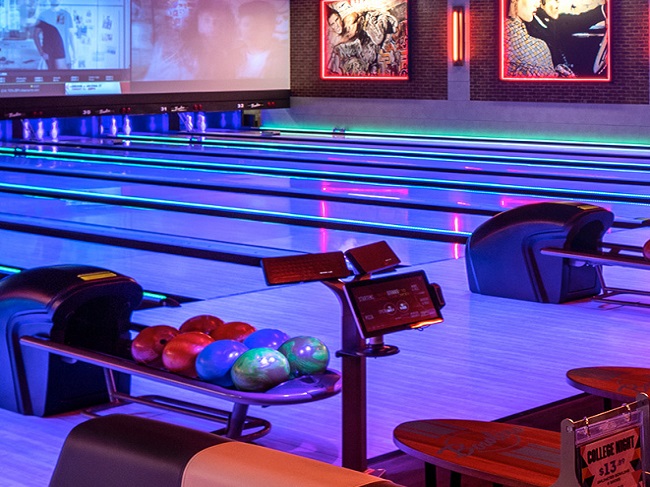 Best bowling alleys Bakersfield lanes tournaments near you