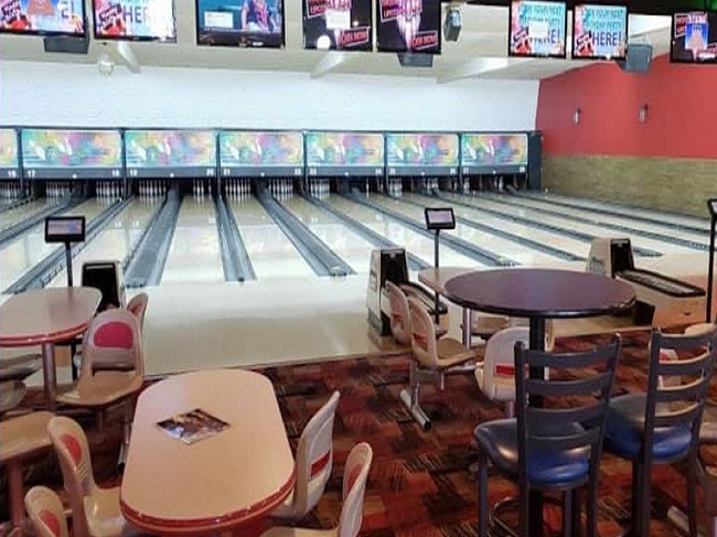 Best bowling alleys Detroit lanes tournaments near you