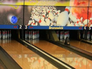 Best bowling alleys Hamburg lanes tournaments near you