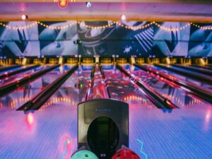 Best bowling alleys Indianapolis lanes tournaments near you