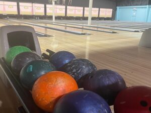 Best bowling alleys New Orleans lanes tournaments near you