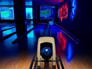 Best bowling alleys Boston lanes tournaments near you