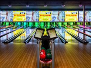 Best bowling alleys New York City lanes tournaments near you