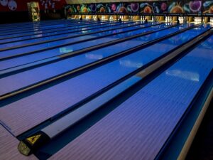 Best bowling alleys Barcelona lanes tournaments near you
