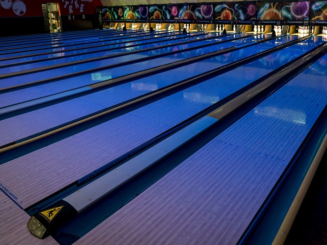  Best bowling alleys Barcelona lanes tournaments near you