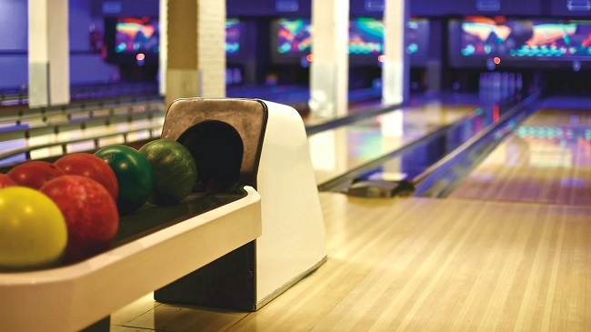 Best bowling alleys Cincinnati lanes tournaments near you