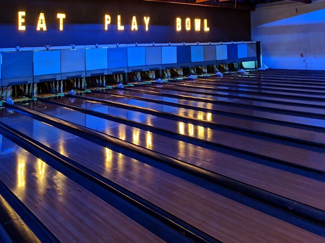 Best bowling alleys Newark lanes tournaments near you