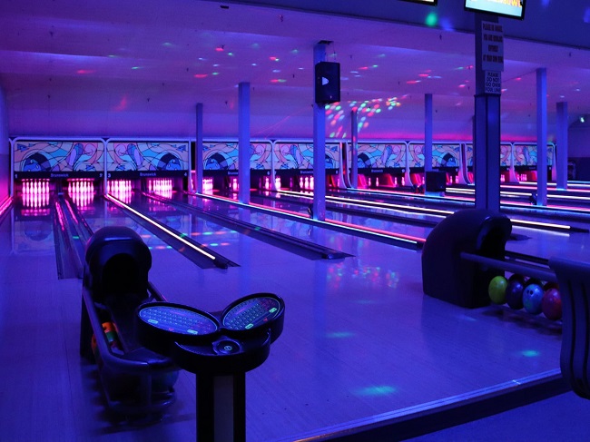 Best bowling alleys Toronto lanes tournaments near you